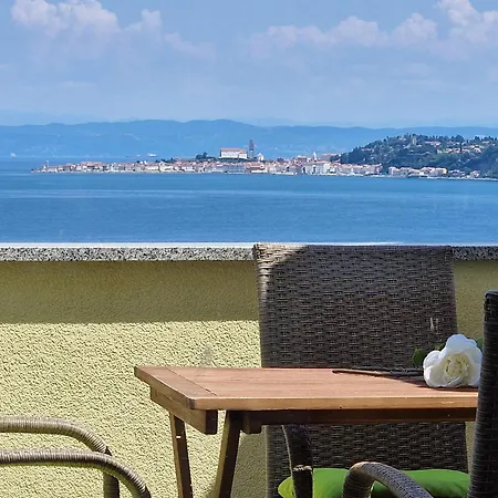 Del Golfo Apartment *