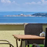 Del Golfo Apartment *