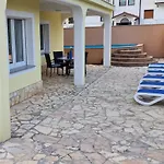 Del Golfo Apartment *