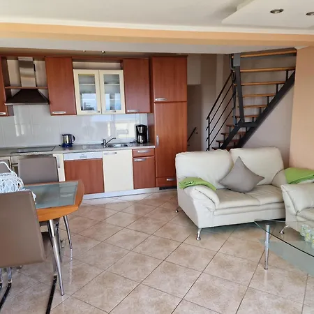 Del Golfo Apartment *